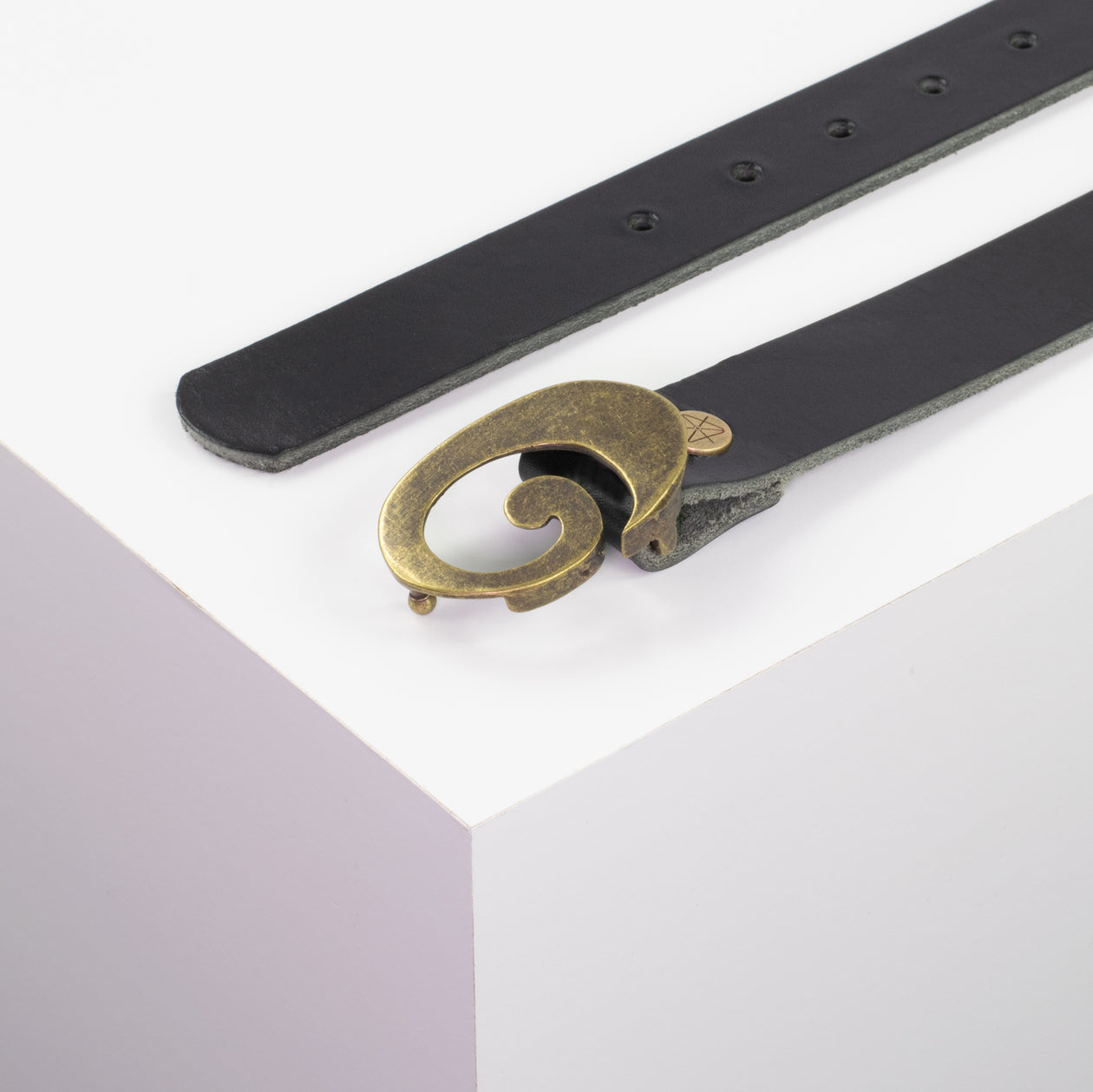 Ledergürtel 3cm mit Schnalle Schnecke messing schwarz ohne Muster