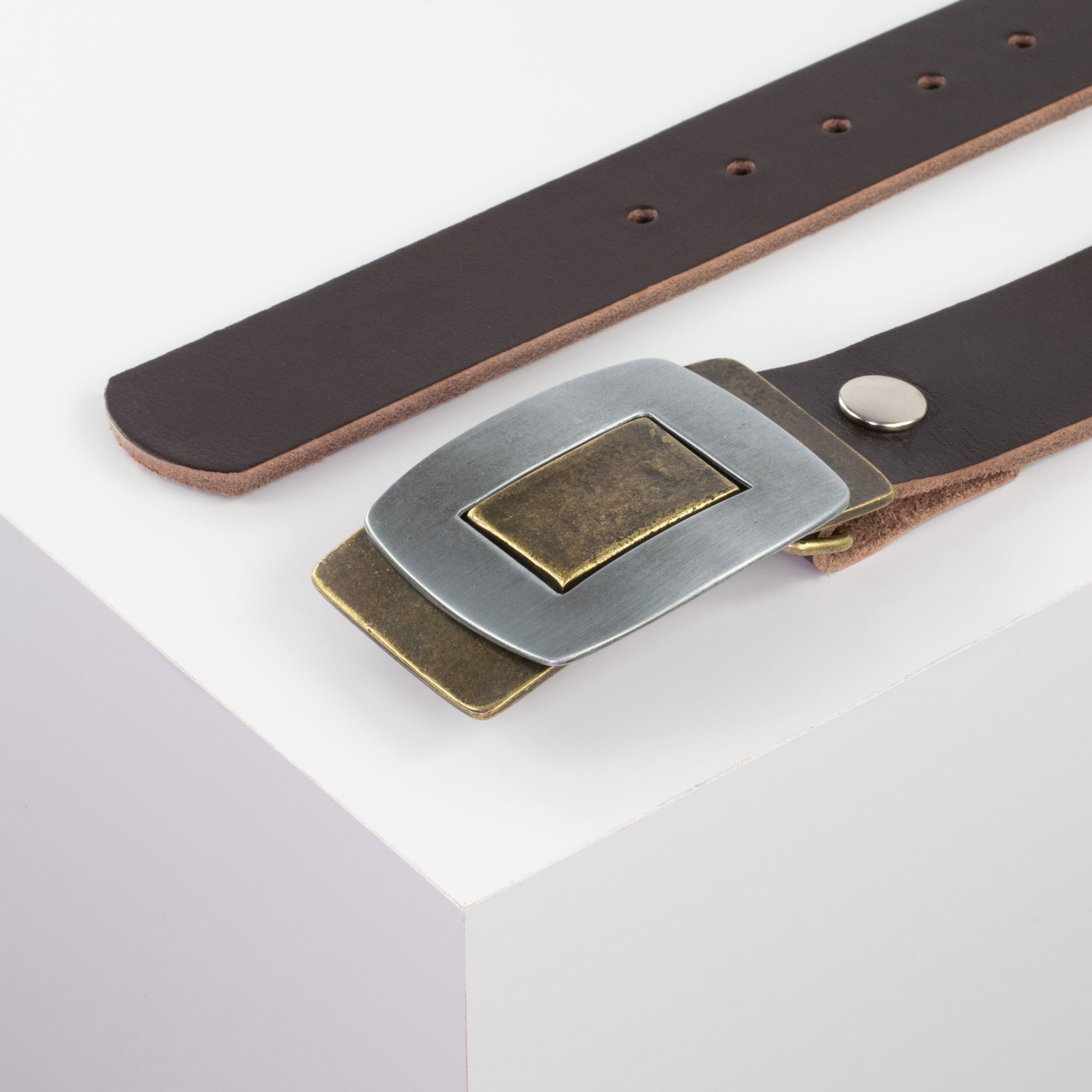 Ledergürtel mit Schnalle Inside Out braun ohne Muster#farbe_braun