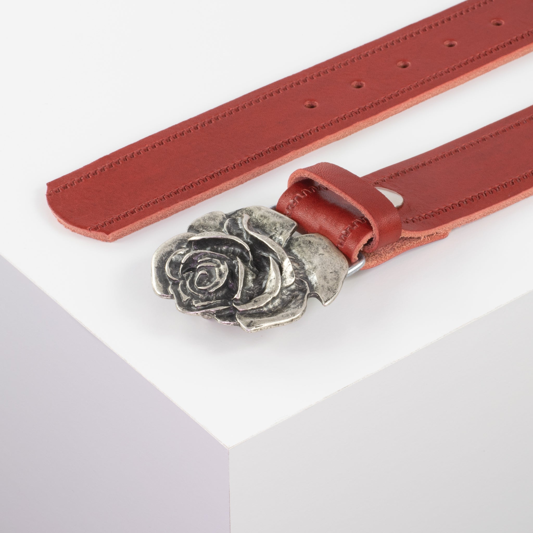 Ledergürtel mit Schnalle Rose rot Reisverschluss#farbe_rot