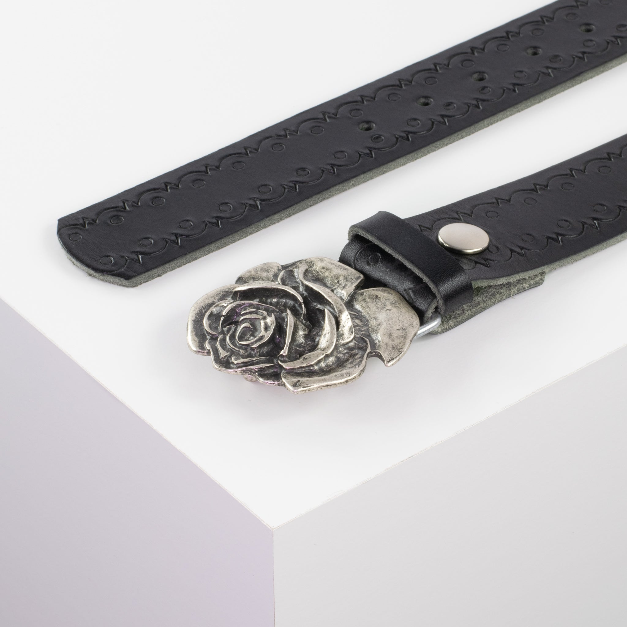 Ledergürtel mit Schnalle Rose schwarz Lochwelle#farbe_schwarz