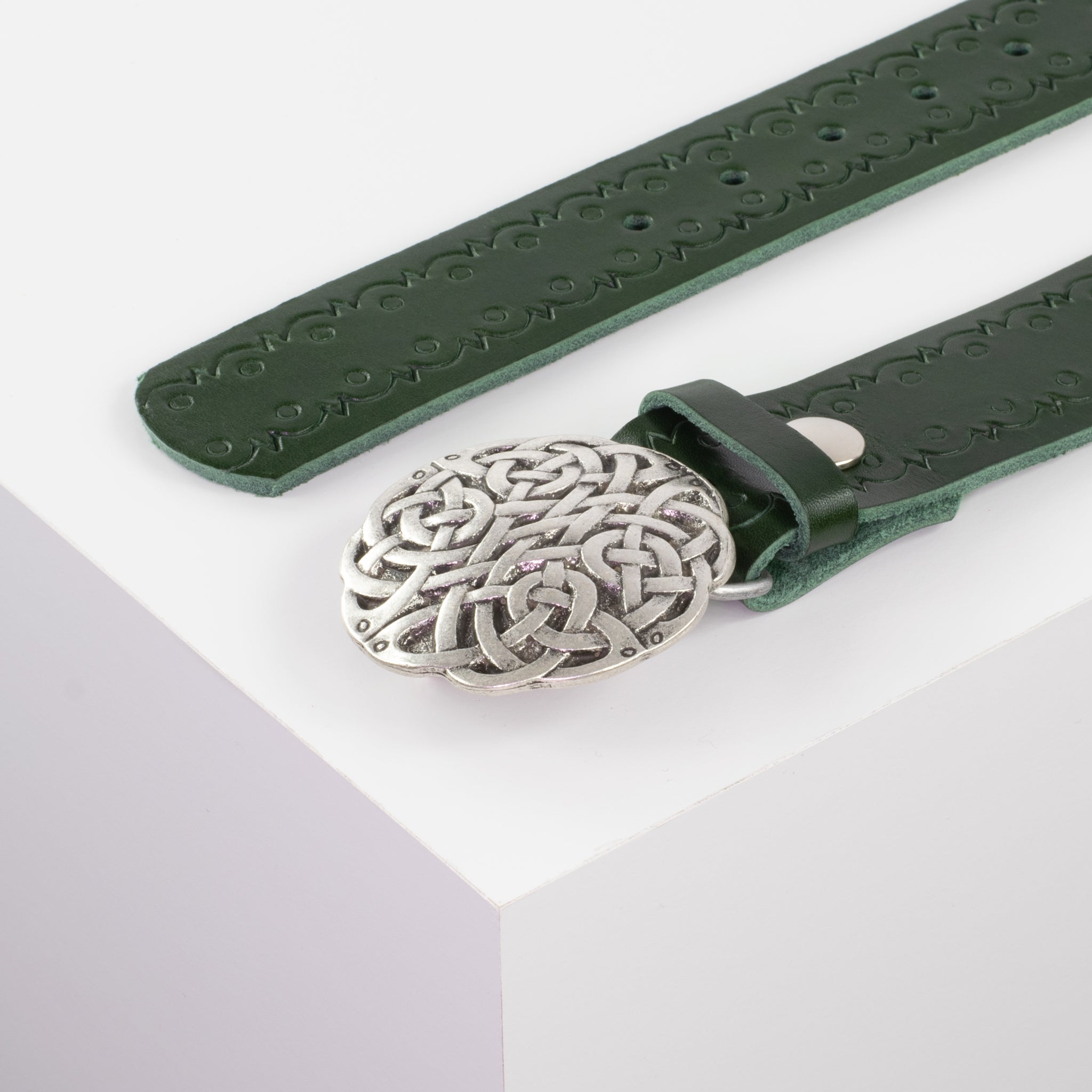 Ledergürtel mit Schnalle Gordischer Knoten gruen Lochwelle#farbe_gruen