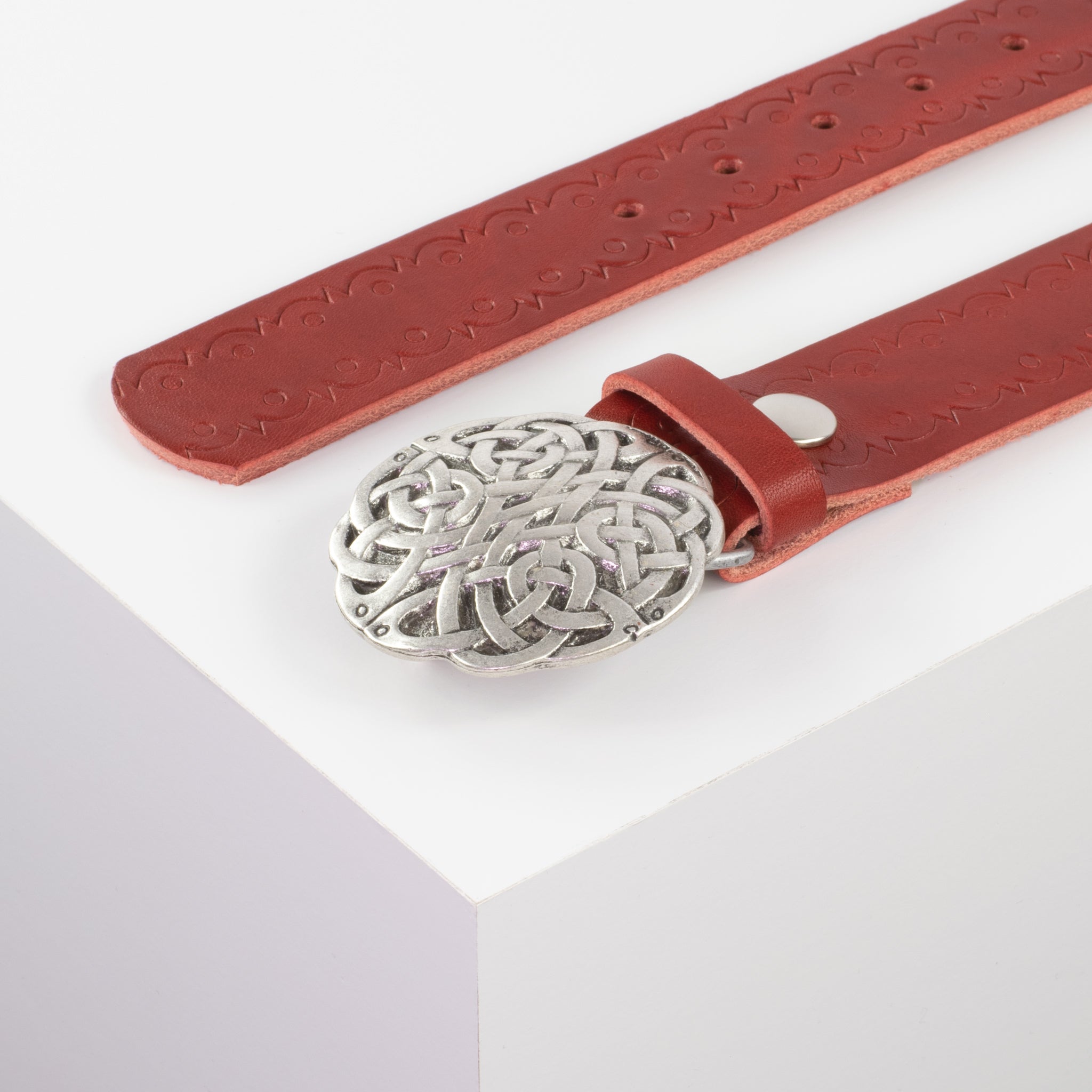 Ledergürtel mit Schnalle Gordischer Knoten rot Lochwelle#farbe_rot