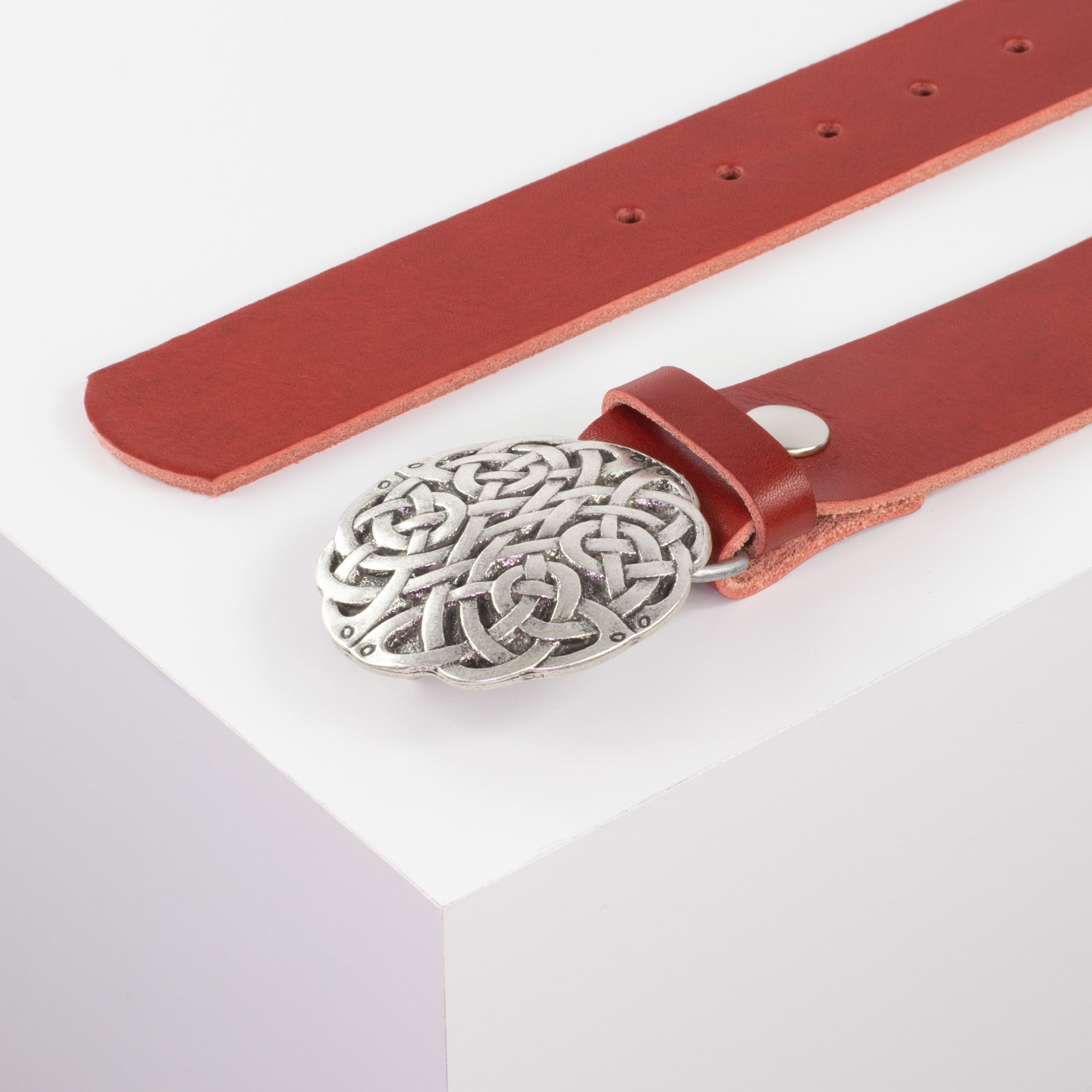 Ledergürtel mit Schnalle Gordischer Knoten rot ohne Muster#farbe_rot