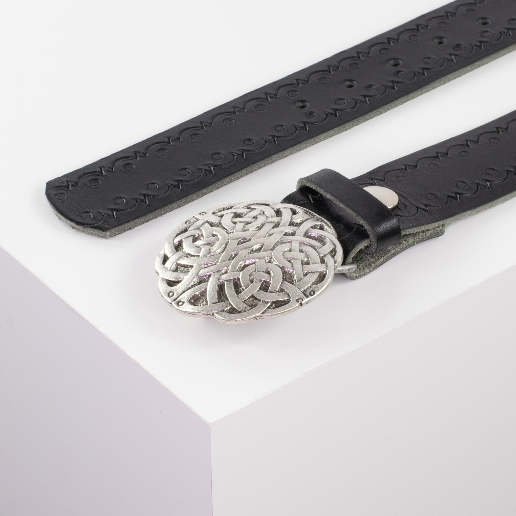 Ledergürtel mit Schnalle Gordischer Knoten schwarz Lochwelle#farbe_schwarz