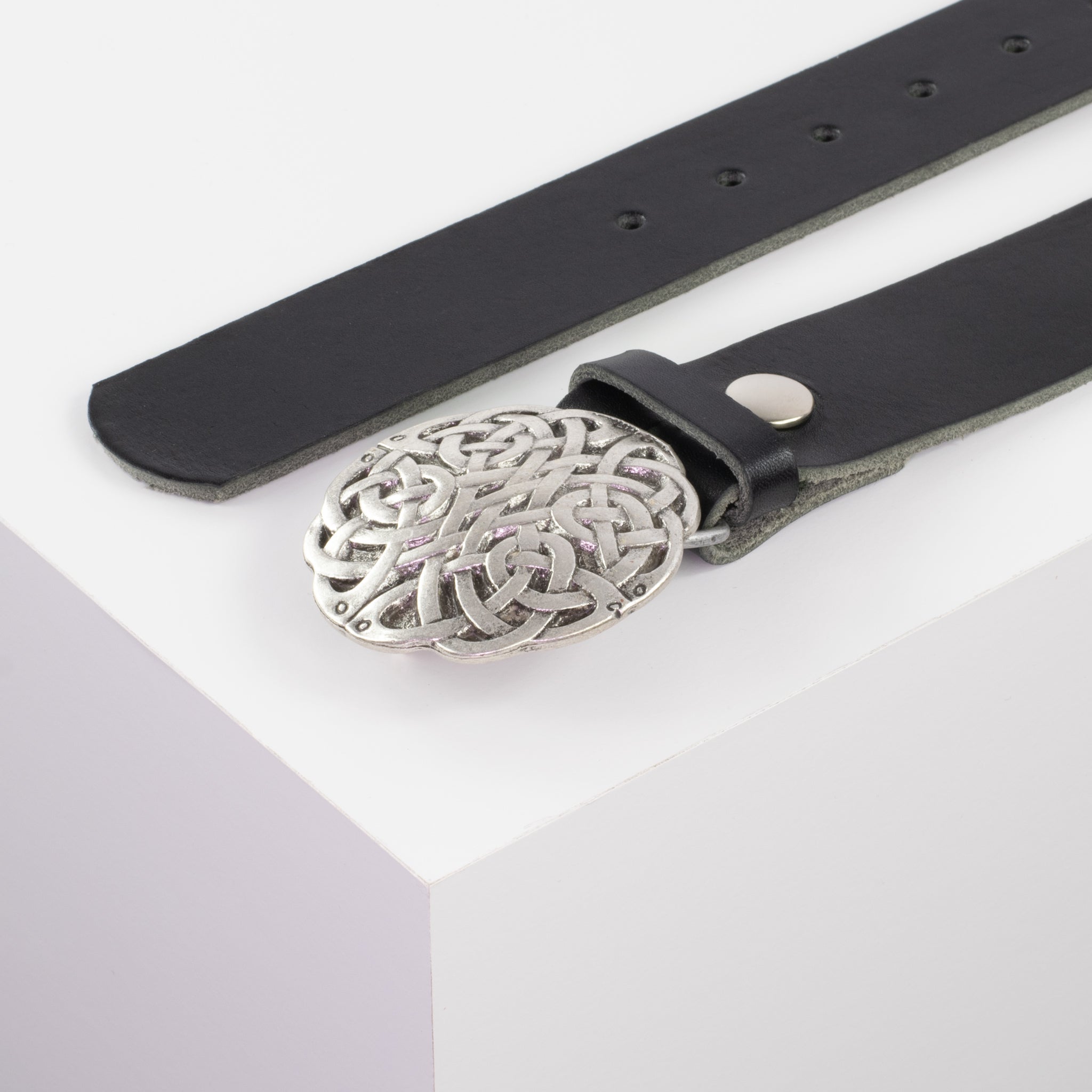 Ledergürtel mit Schnalle Gordischer Knoten schwarz ohne Muster#farbe_schwarz