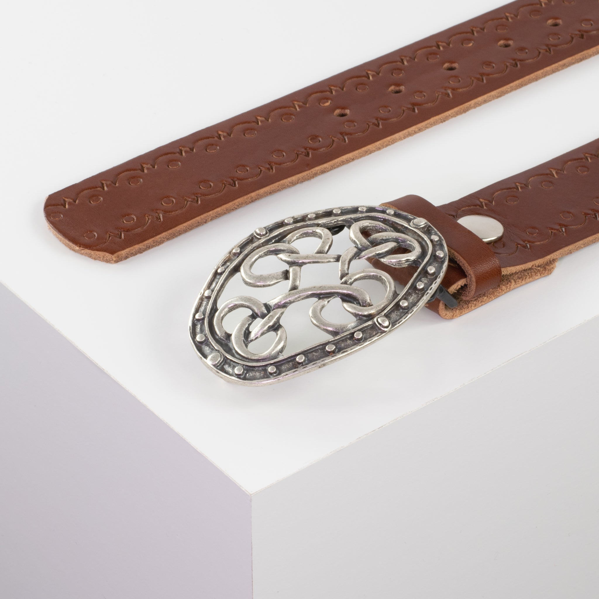 Ledergürtel mit Schnalle Verknoteter Knoten cognac Lochwelle#farbe_cognac
