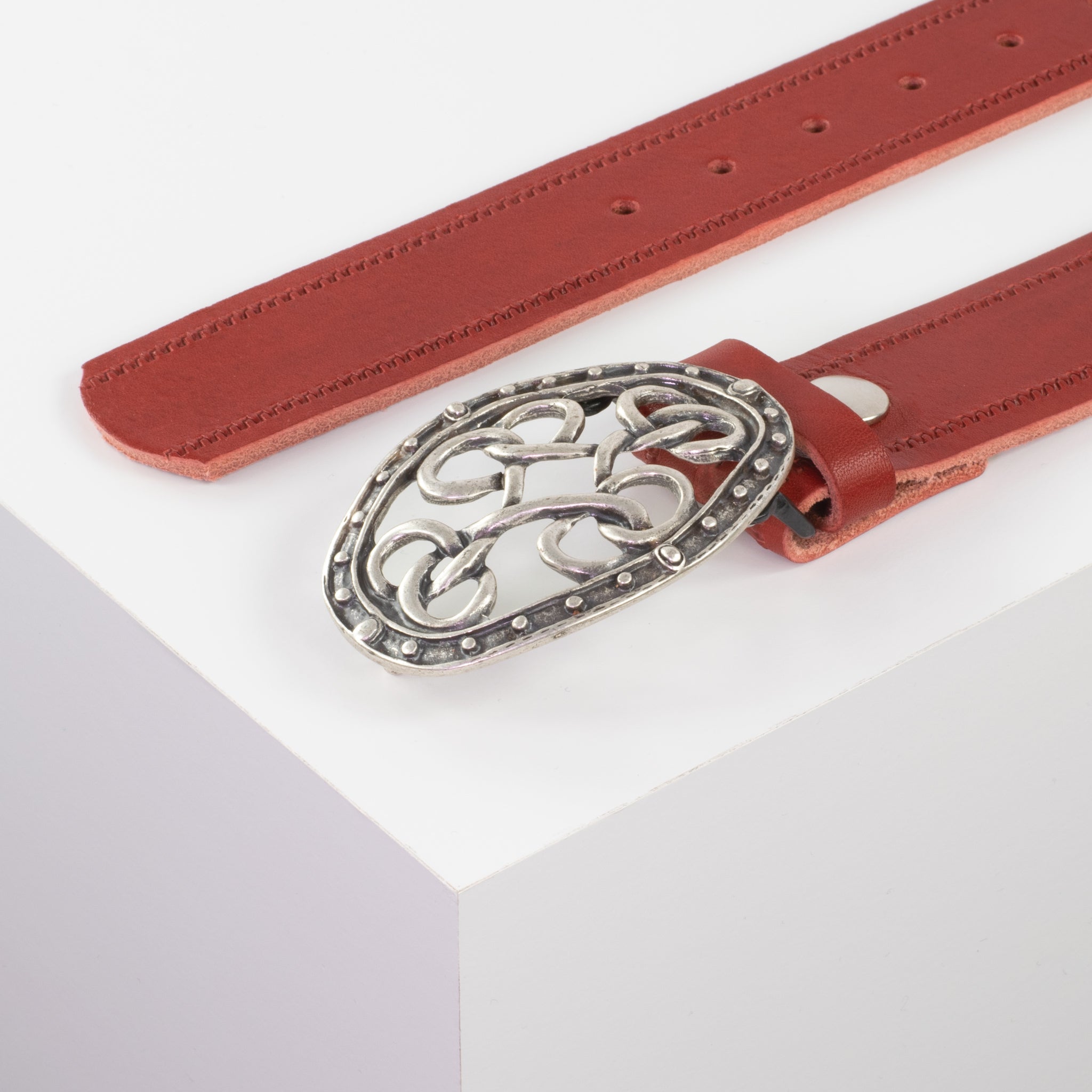 Ledergürtel mit Schnalle Verknoteter Knoten rot Reisverschluss#farbe_rot