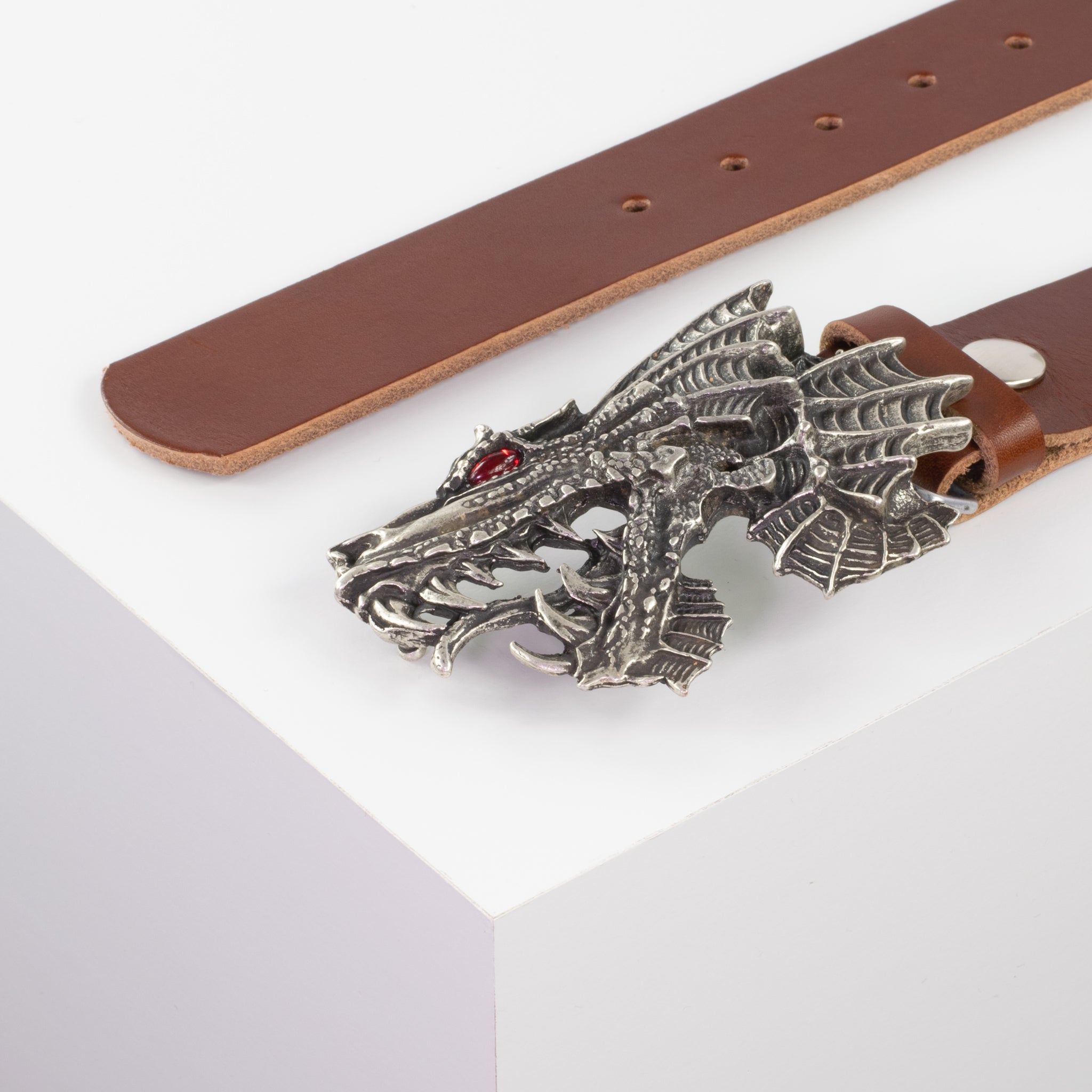 Ledergürtel mit Schnalle Drache cognac ohne Muster#farbe_cognac