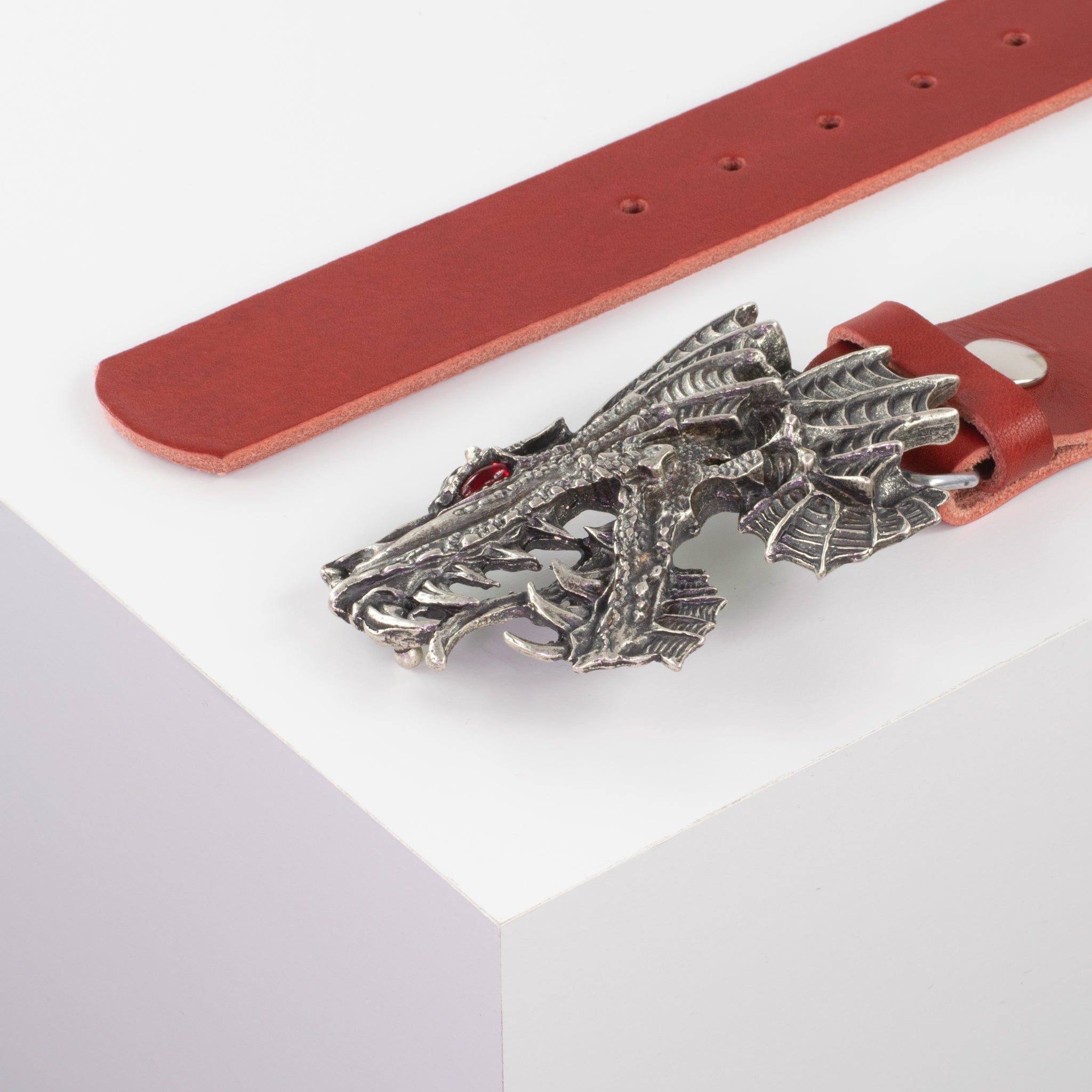 Ledergürtel mit Schnalle Drache rot ohne Muster#farbe_rot