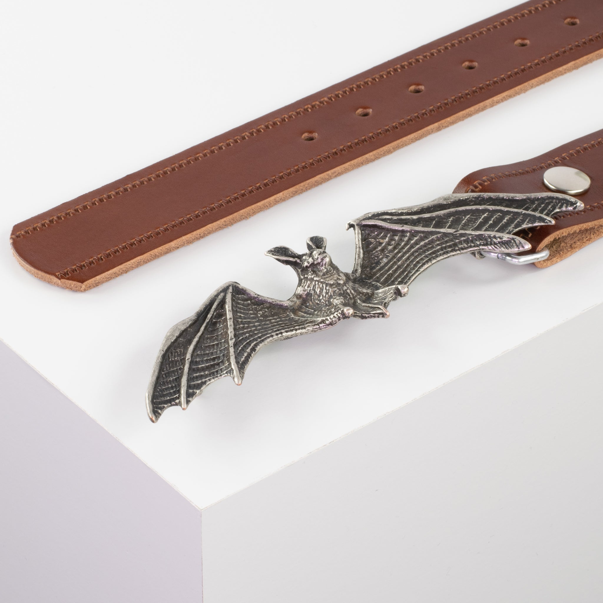 Ledergürtel mit Schnalle Fledermaus cognac Reisverschluss#farbe_cognac
