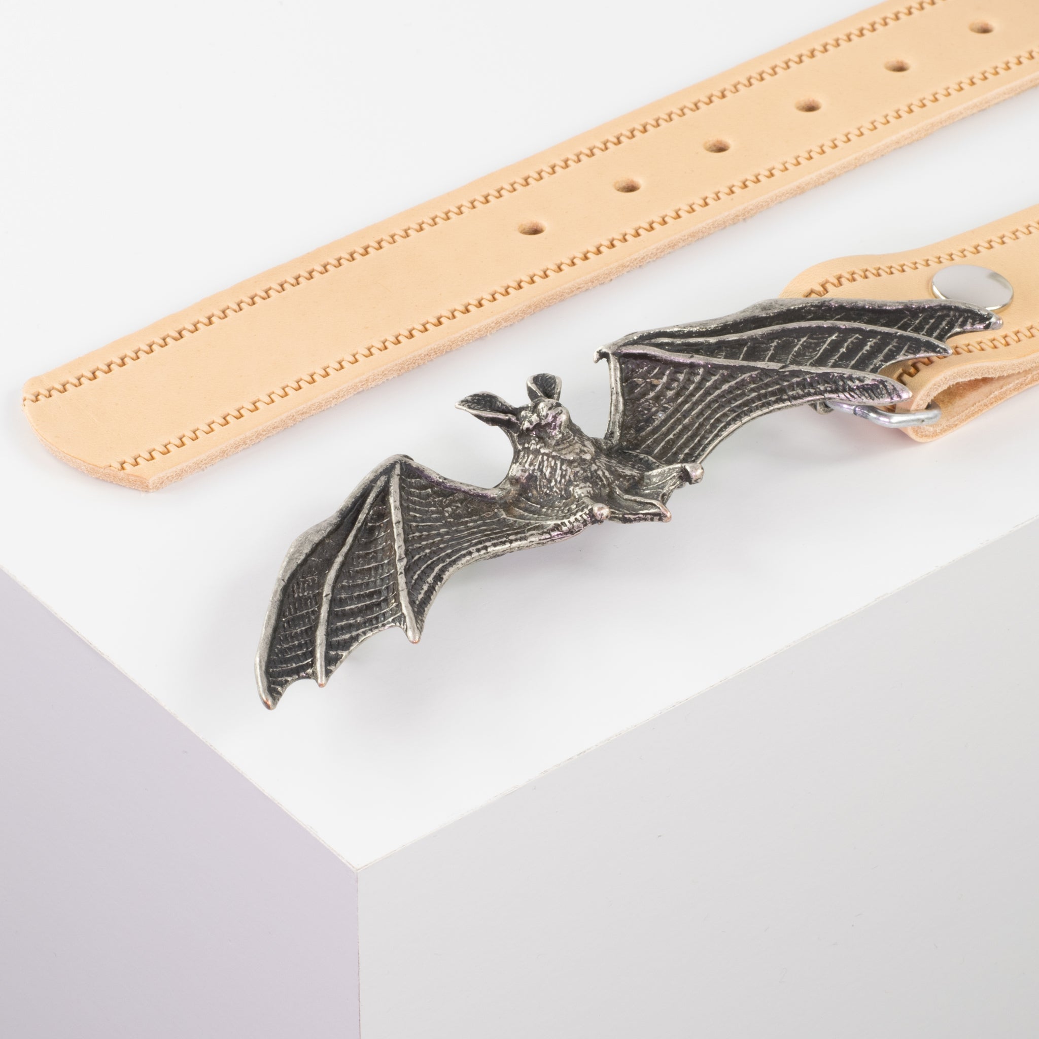 Ledergürtel mit Schnalle Fledermaus natur Reisverschluss#farbe_natur