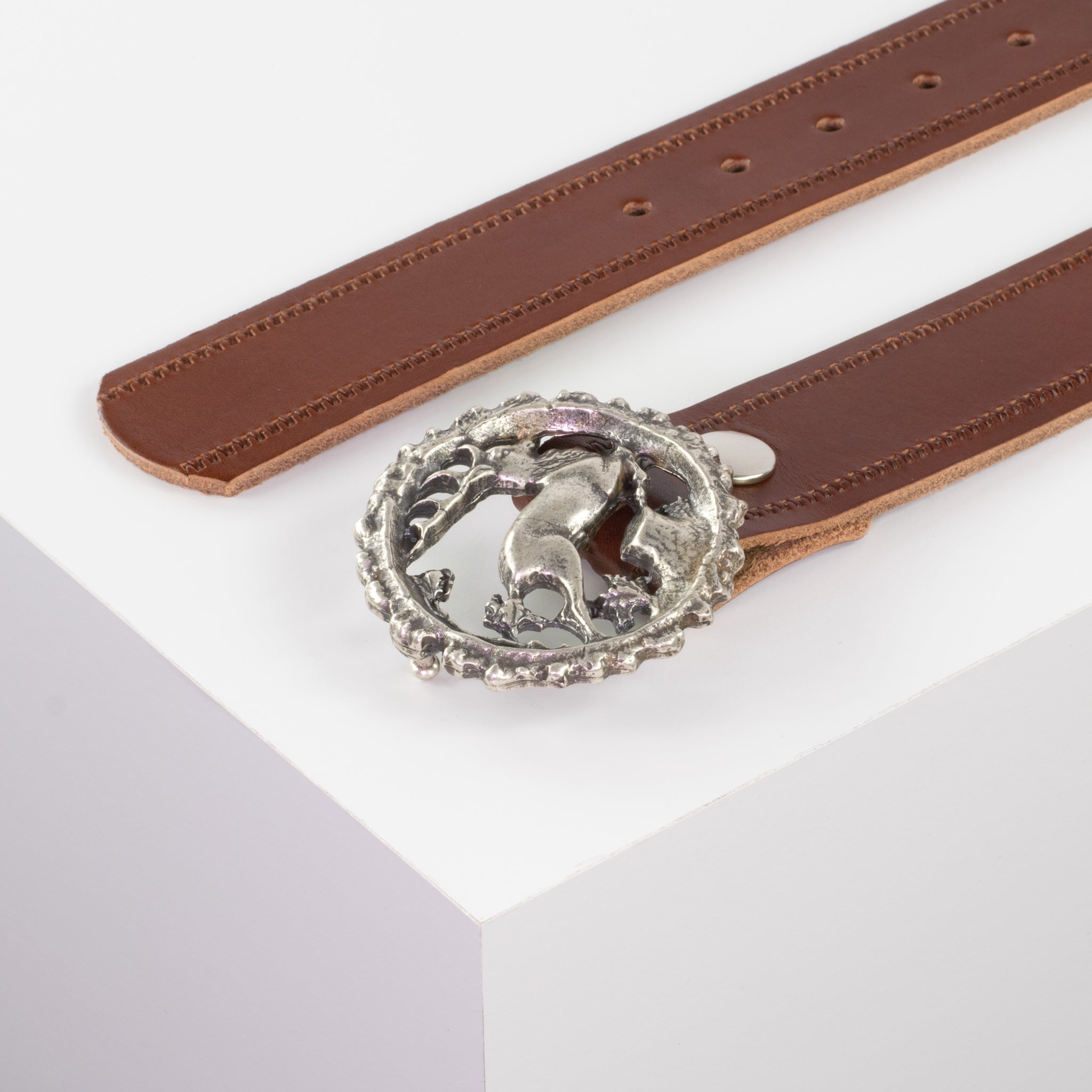 Ledergürtel mit Schnalle Hirsch cognac Reisverschluss#farbe_cognac