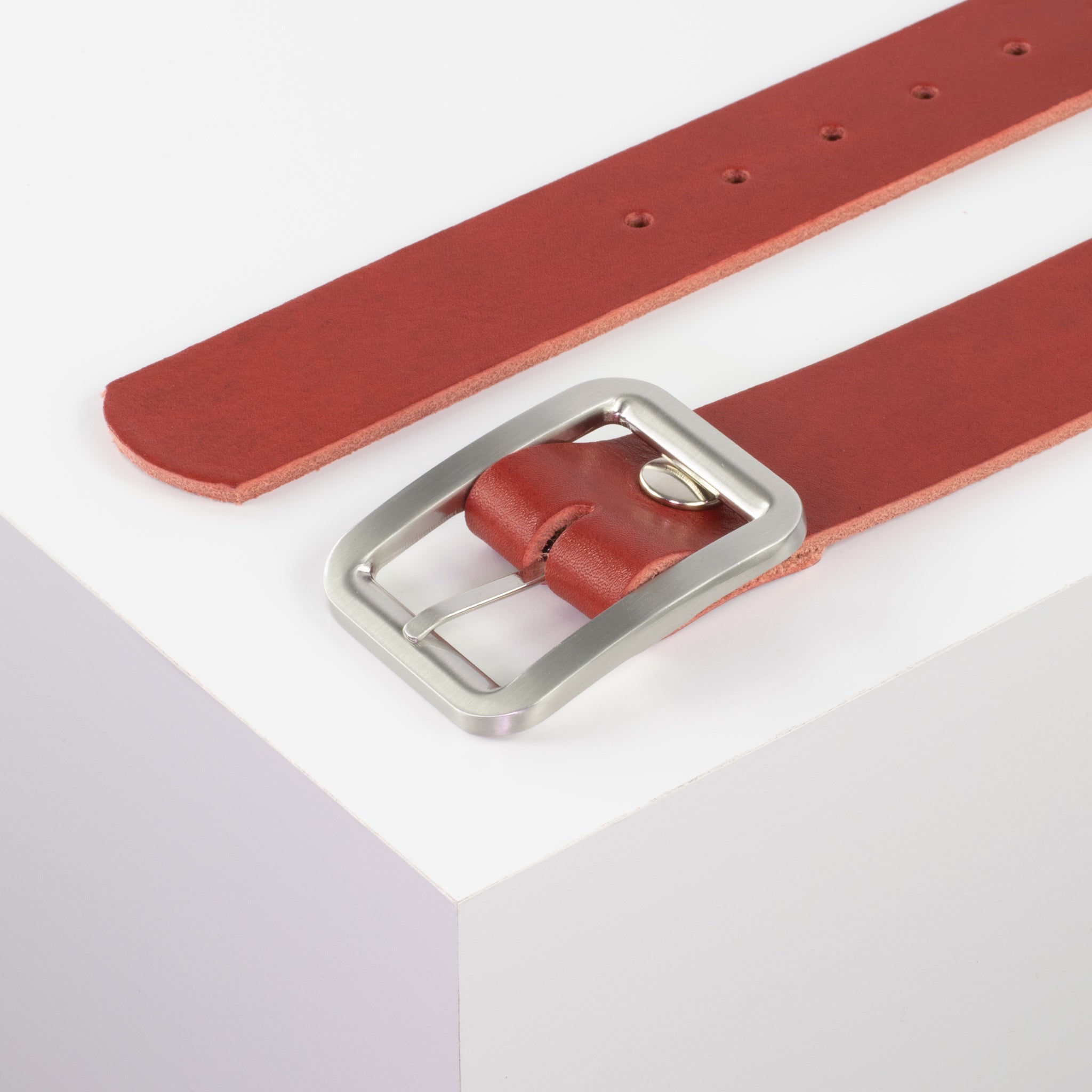 Ledergürtel mit Schnalle Munich rot ohne Muster#farbe_rot