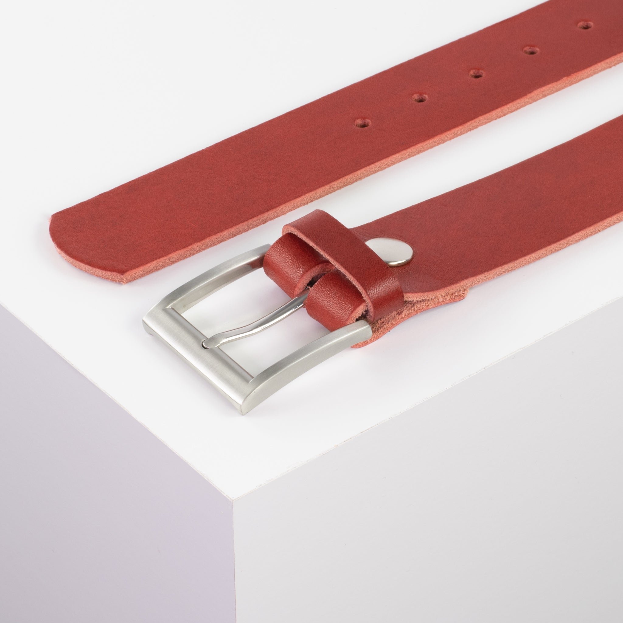Ledergürtel mit Schnalle Milano rot ohne Muster#farbe_rot