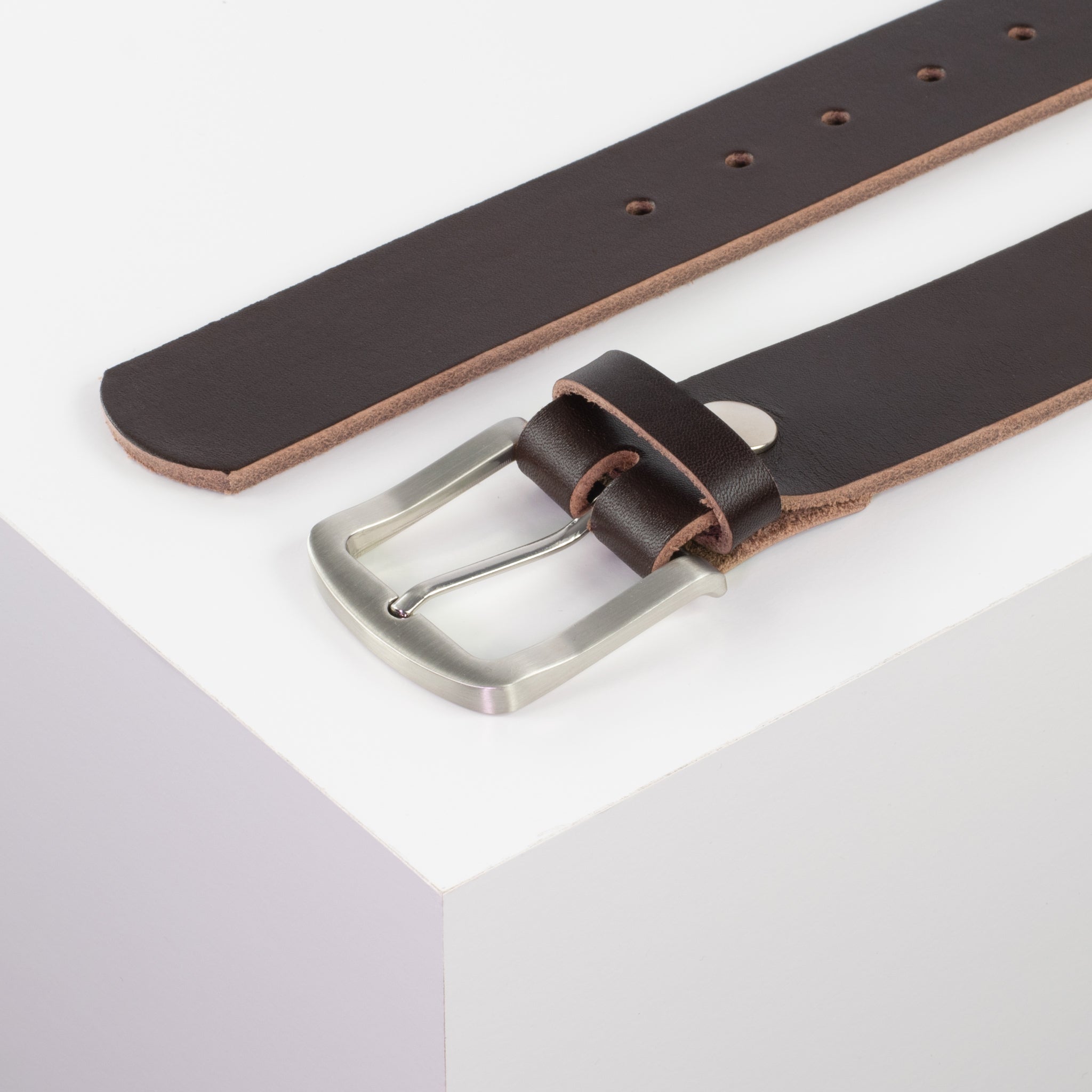 Ledergürtel mit Schnalle Tokyo braun ohne Muster#farbe_braun